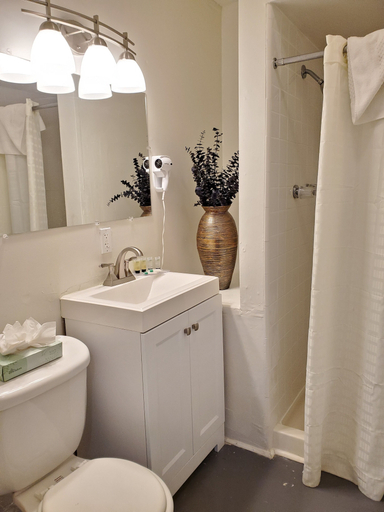 Bathroom 4, Coronado Island Inn, San Diego