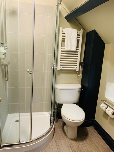 Bathroom 3, The Bat and Ball Cuddesdon, Oxfordshire