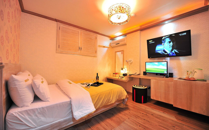 Bedroom 2, Ost Motel, Inje