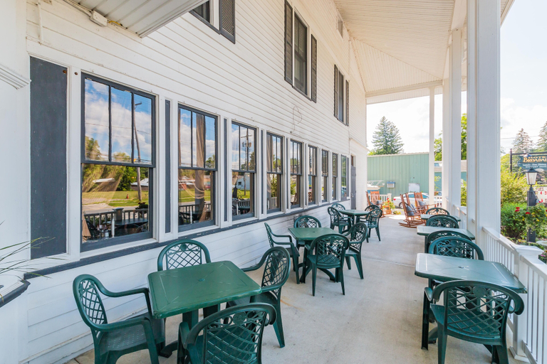 Food & Drinks 5, Historic Hotel Broadalbin, Fulton
