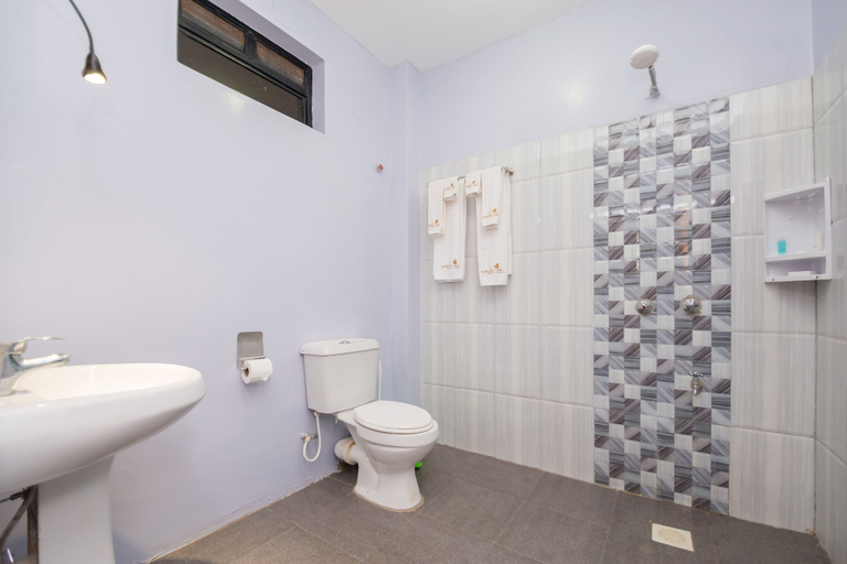 Bathroom 3, Maple Inn Hotel, Roysambu