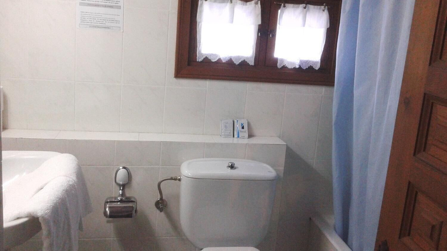 Bathroom 3, Hostal Puente Deva, Cantabria