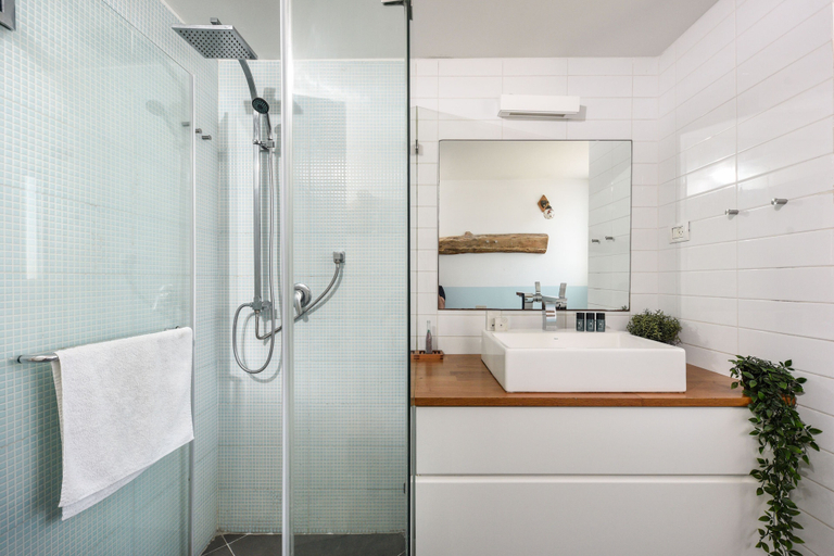 Bathroom 5, Modern Loft Retreat with Rooftop by Sea N Rent