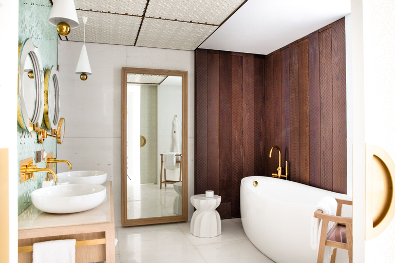 Bathroom 20