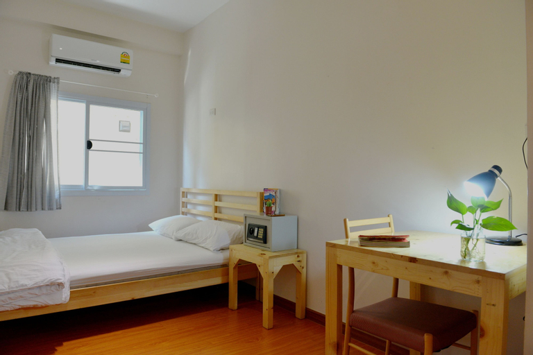Bedroom 5, PanPan Hostel Bangkok, Bang Rak