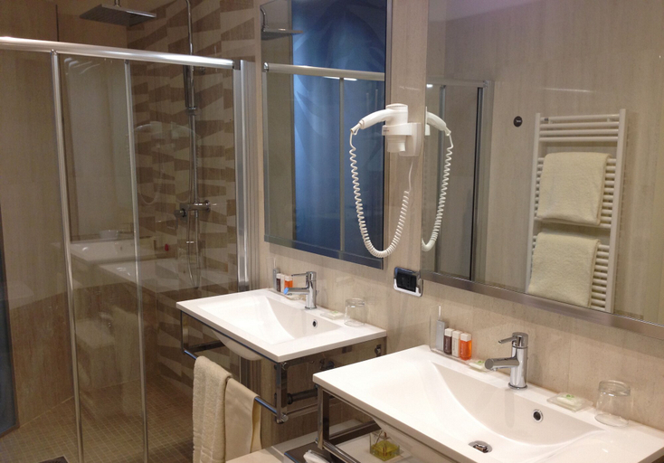 Bathroom 4, Soperga Hotel, Milano