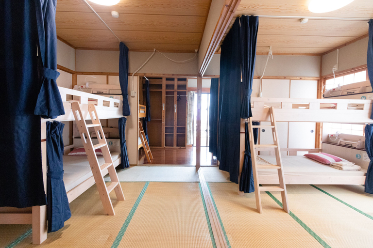 Bedroom 2, ALL FRIENDS - Hostel, Nago