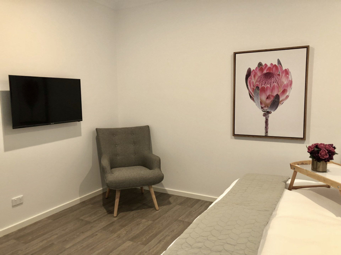 Bedroom 5, Belle of Bright and Studio, Alpine - East