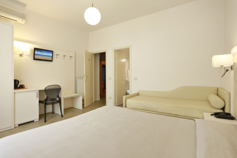 Bedroom 4, Hotel Lupori, Lucca
