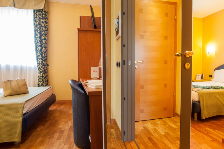 Bedroom 4, Sirio Hotel, Novara