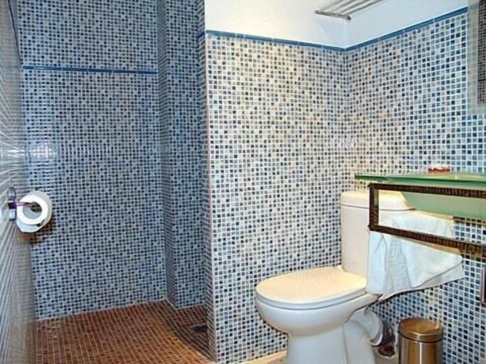 Bathroom 4, Mas Taniet, Tarragona