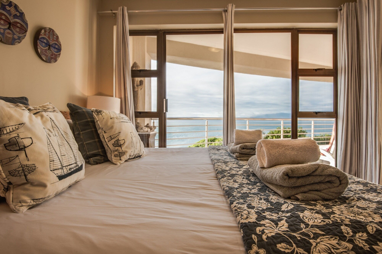 Bedroom 3, The Lookout at Whale Cove, Overberg