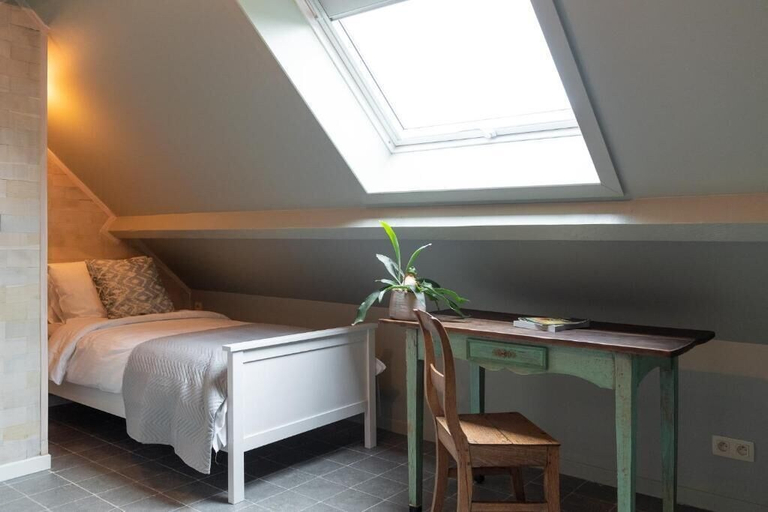 Bedroom 2, Woods and Wine, Limburg