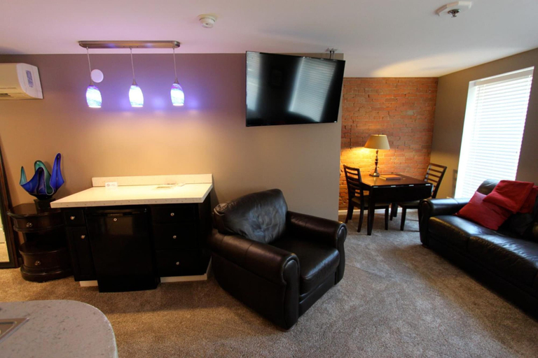 Others 5, Lodging at the Gaffer Inn, Steuben