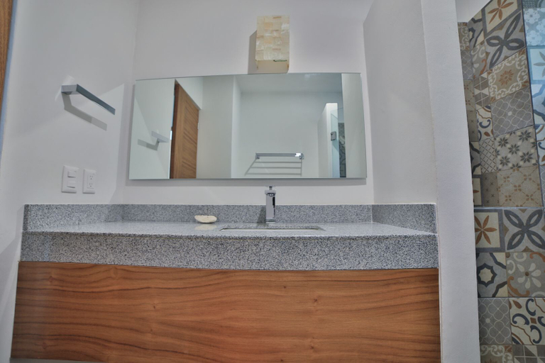 Bathroom 4, IK Zama 12, Cozumel
