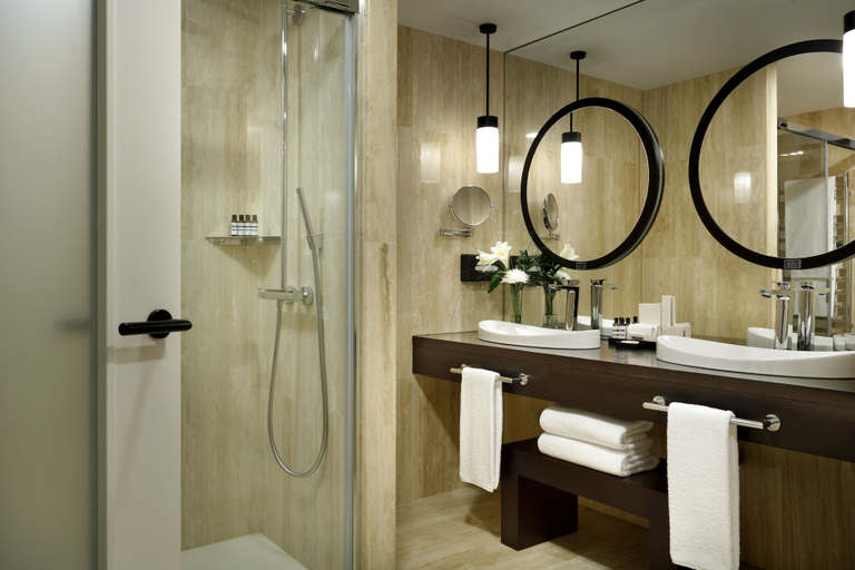 Bathroom 5, Hyatt Regency Hesperia Madrid, Madrid
