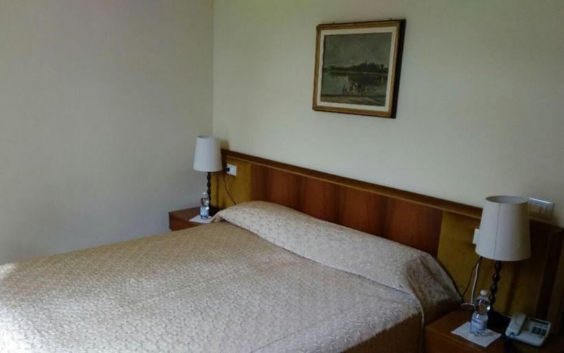 Bedroom 2, Grand Hotel Regina, Parma