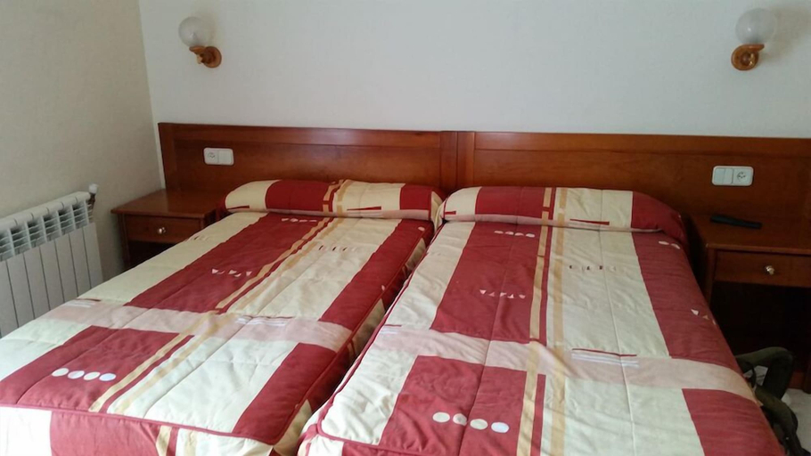 Bedroom 3, Hostal Can Josep, Lleida