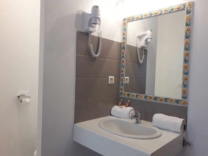 Bathroom 4, Le Mas du Colombier, Vaucluse