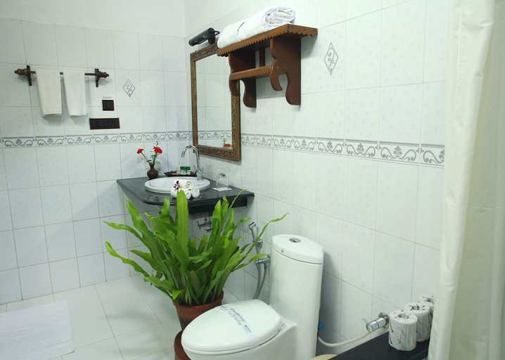 Bathroom 4, Somatheeram Ayurveda Village, Thiruvananthapuram