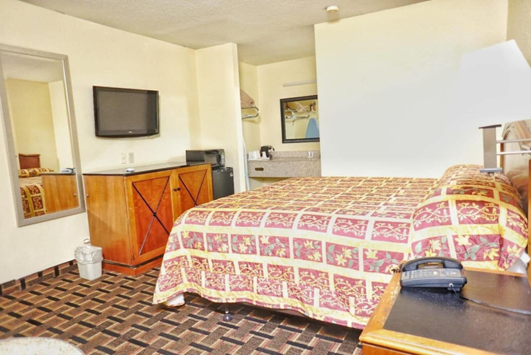 Bedroom 2, Best Inn, Columbia