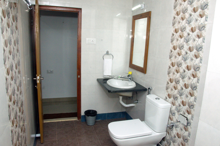 Bathroom 4, Hotel AGT Park, Thiruvallur