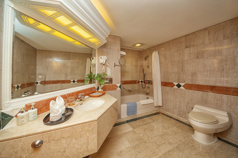 Bathroom 3, Hotel Silverland, Dongguan