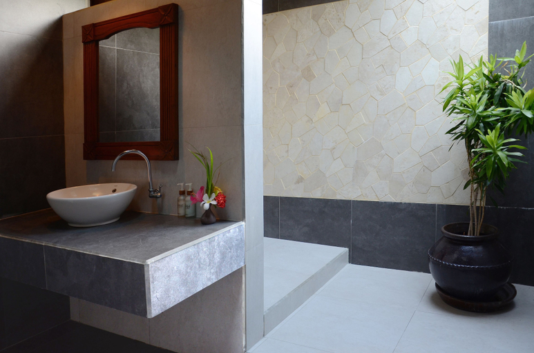 Bathroom 5, Desa Dunia Beda Beach Resort, Lombok