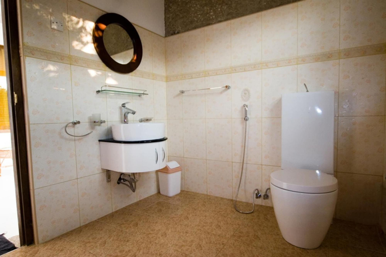 Bathroom 4, Villa Watuna, Habaraduwa