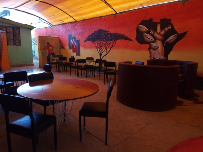 Food & Drinks 5, Family Comfort Hotel, Kieni