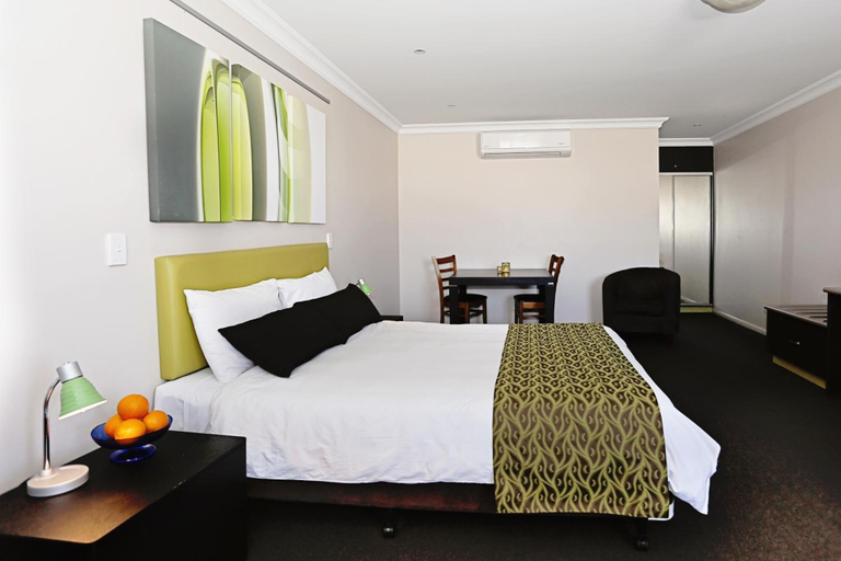 Bedroom 2, Drover's Motor Inn, Dalby, Dalby