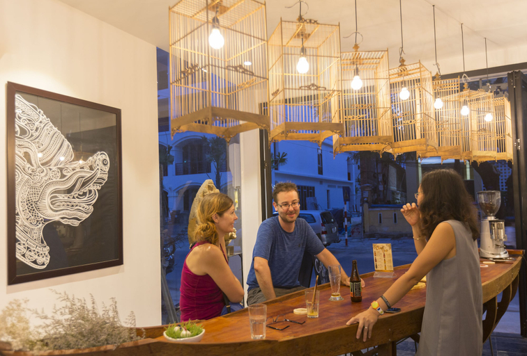 Food & Drinks 4, Purple Hue BnB Central Hub, Huế