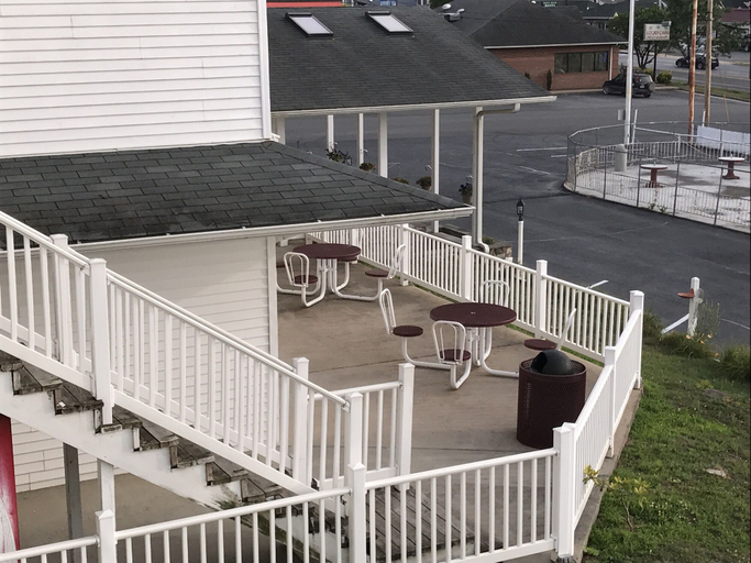 Others 5, Motel 6 Front Royal, VA, Warren