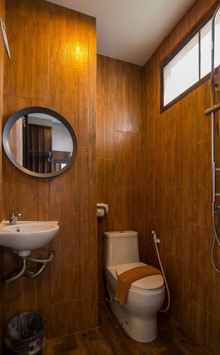 Bathroom 4, Blue Lagoon Hotel, Muang Chiang Rai