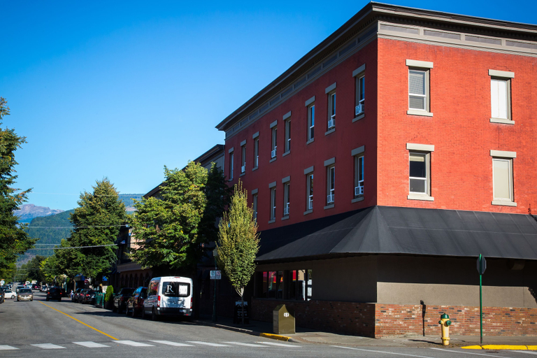 Exterior & Views 2, Regent Hotel, Columbia-Shuswap