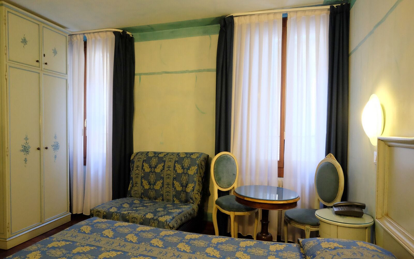 Others 5, Hotel ai do Mori, Venezia