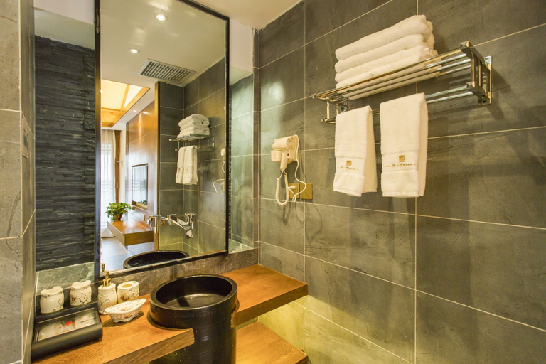 Bathroom, Lijang First Bay Hotel, Lijiang
