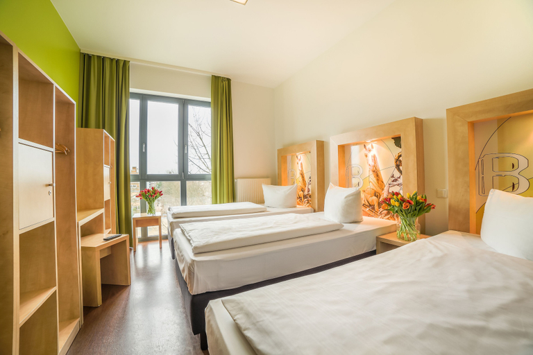 Bedroom 2, H+ Hotel 4 Youth Berlin Mitte, Berlin