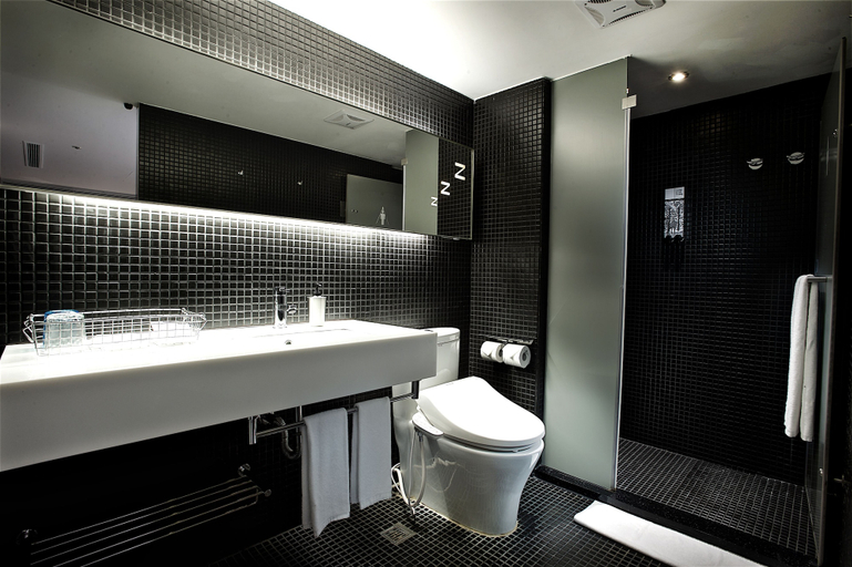 Bathroom 5, Just Sleep Taipei Ximending, Taipei City