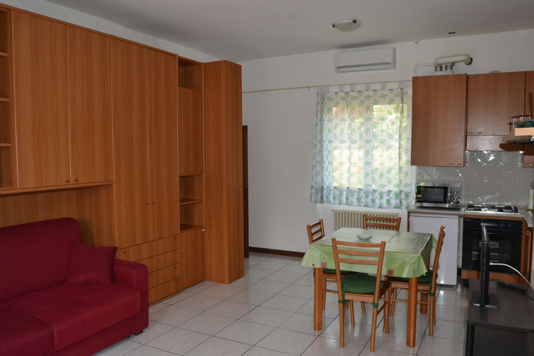 Others 4, Veroalex, Lecco