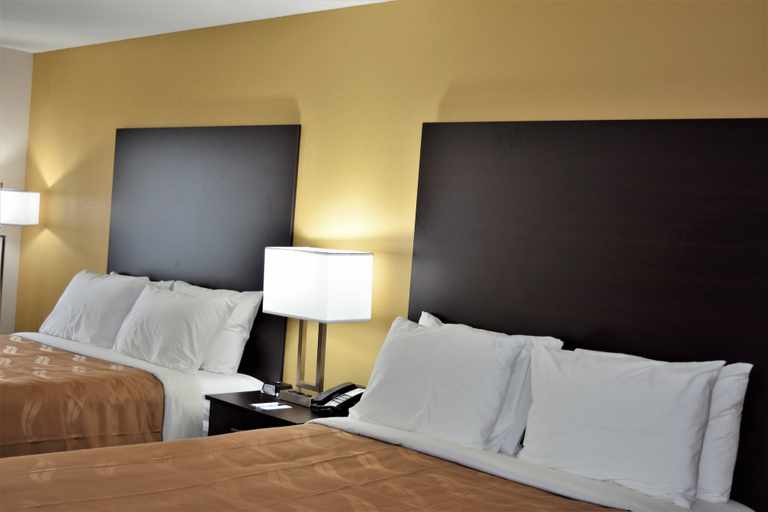 Bedroom 3, Quality Inn & Suites Metropolis I-24, Massac