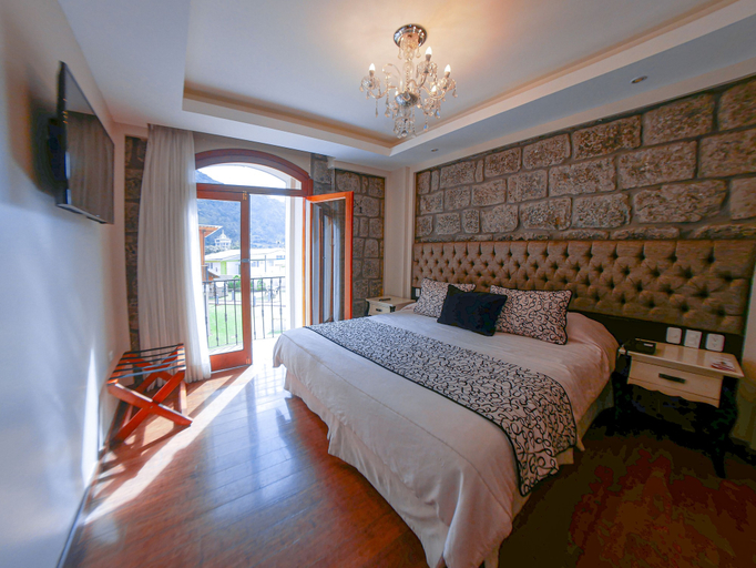 Bedroom 3, Sangay Spa Hotel, Baños