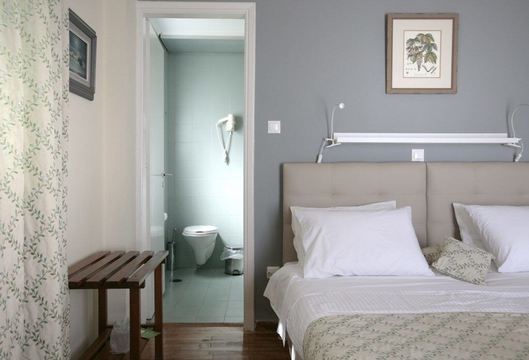 Bedroom 4, Hotel Theoxenia, Peloponnese