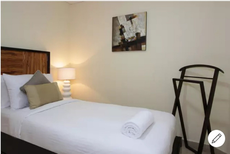 Room 2, Private Beach Shoreline Luxurious Apartment, Dubai