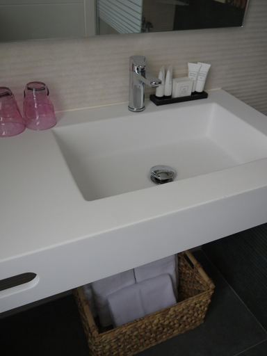 Bathroom 4, Maravillas del Mundo, Alicante