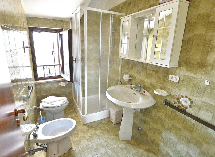 Bathroom 3, Apartment Rosa Noisette With Pool, Verona