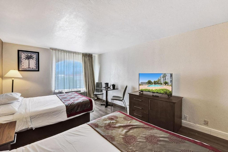 Bedroom 4, Plaza Hotel Fort Lauderdale, Broward