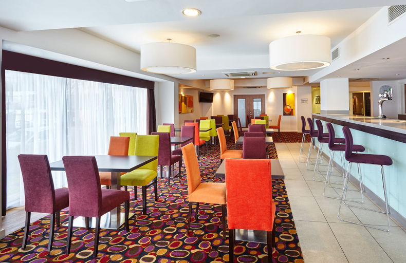 Food & Drinks 5, Holiday Inn Express Birmingham - South A45, Birmingham