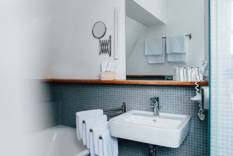 Bathroom 4, Hotel Waldhof auf Herrenland, Herzogtum Lauenburg