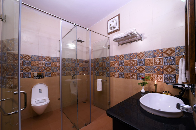 Bathroom 4, Ranthambhore Heritage Haveli, Sawai Madhopur